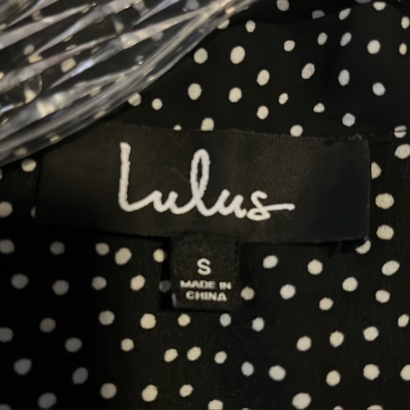 Lulu’s Polka Dot Blouse Neck Tie Detail - Picture 4 of 4